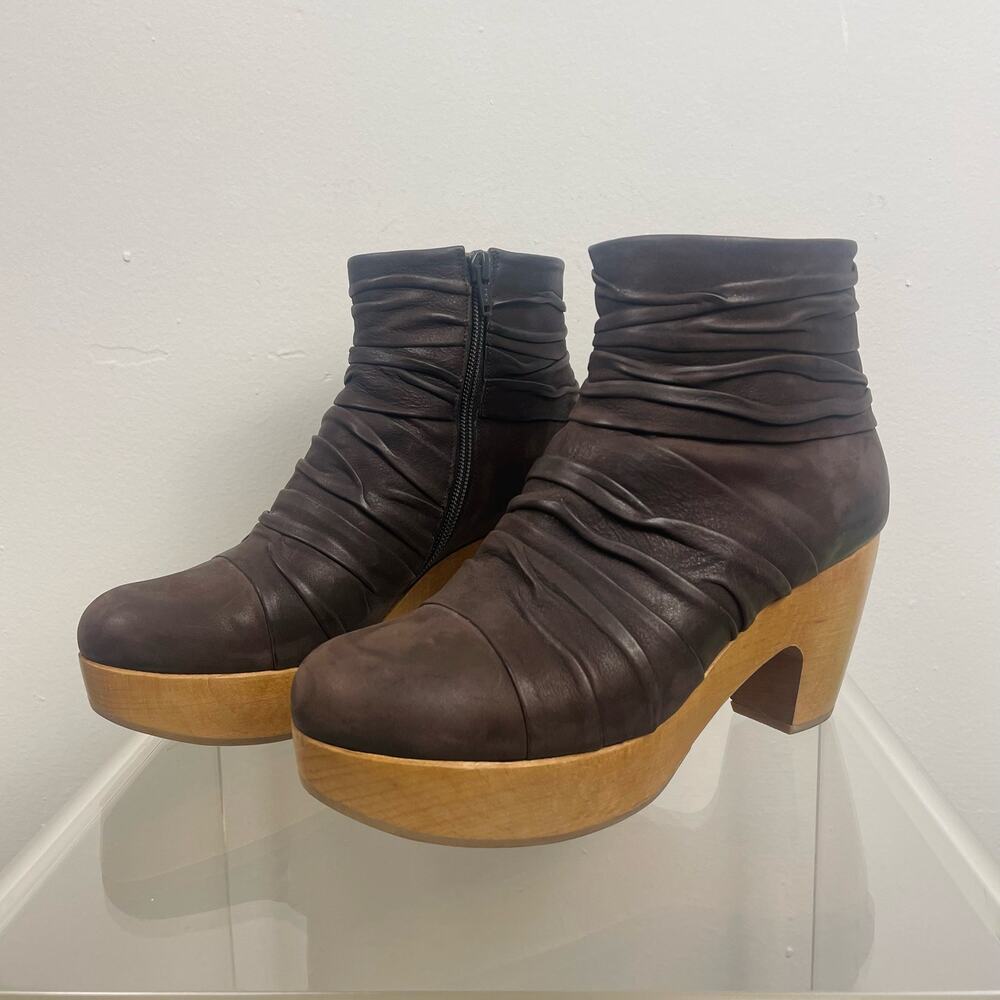 COCLICO Brown Heeled Boots